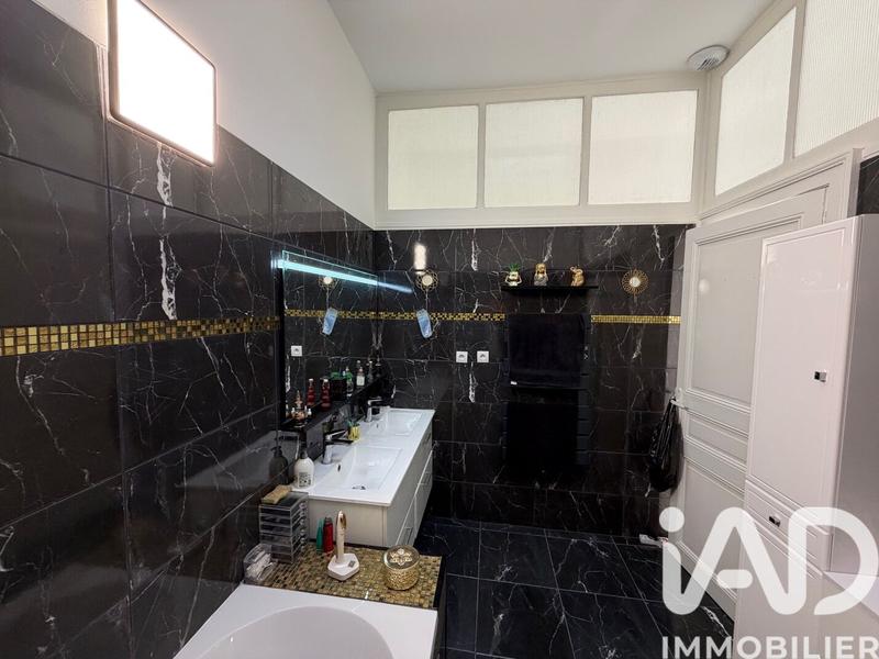 Maison - 140 m² - 5 pièces