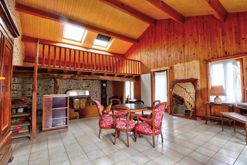Maison - 288 m² - 8 pièces