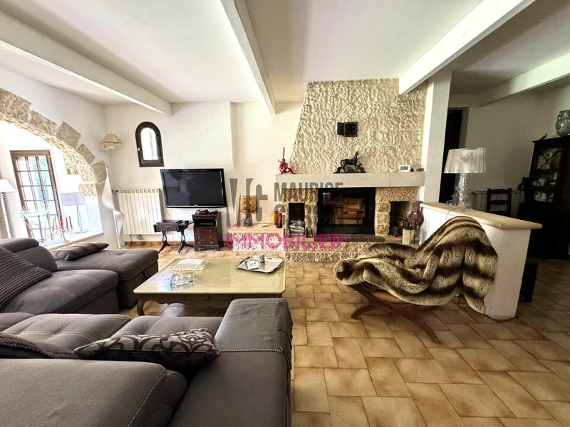 Maison traditionnelle - 153 m² - 5 pièces