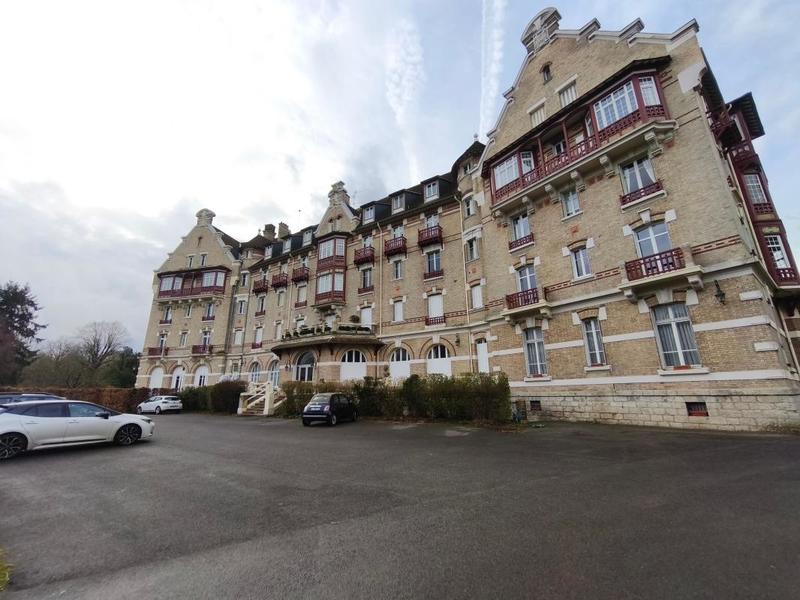 Appartement - 172 m² - 5 pièces