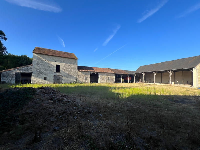 Ferme - 700 m² - 1 pièce