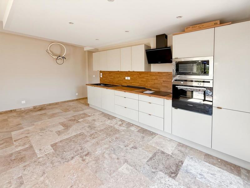 Appartement - 80 m² - 4 pièces