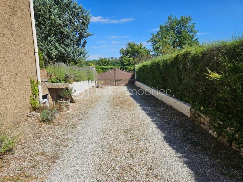 Maison traditionnelle - 200 m² - 6 pièces