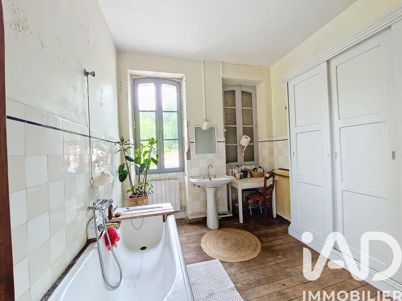 Maison - 262 m² - 7 pièces