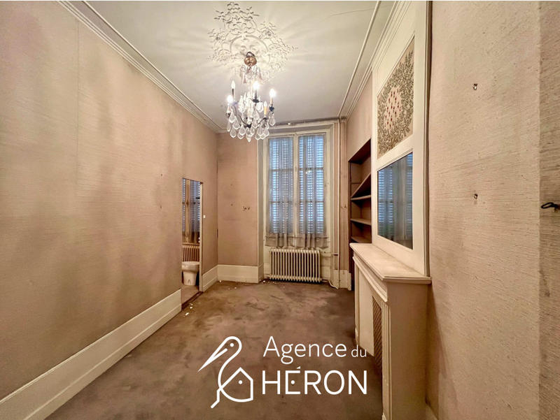 Maison - 470 m² - 19 pièces