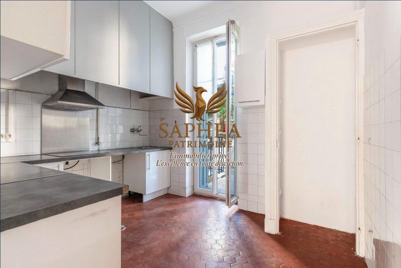 Appartement - 136 m² - 6 pièces