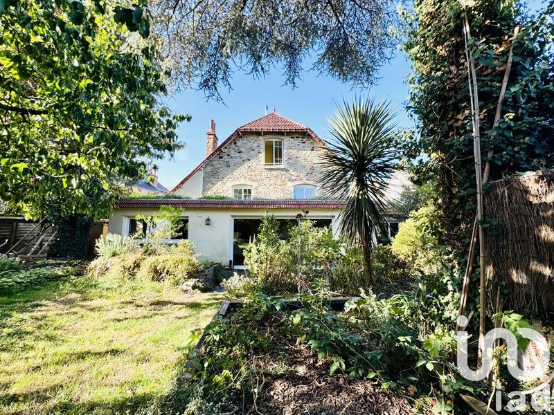 Maison de ville - 196 m² - 9 pièces