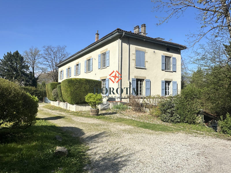 Appartement - 136 m² - 4 pièces