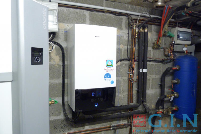 Maison - 213 m² - 10 pièces