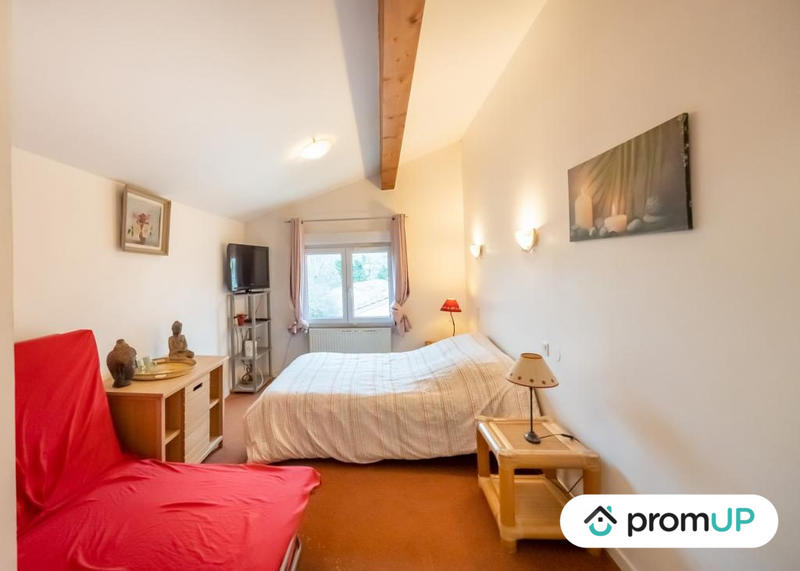 Maison traditionnelle - 260 m² - 8 pièces