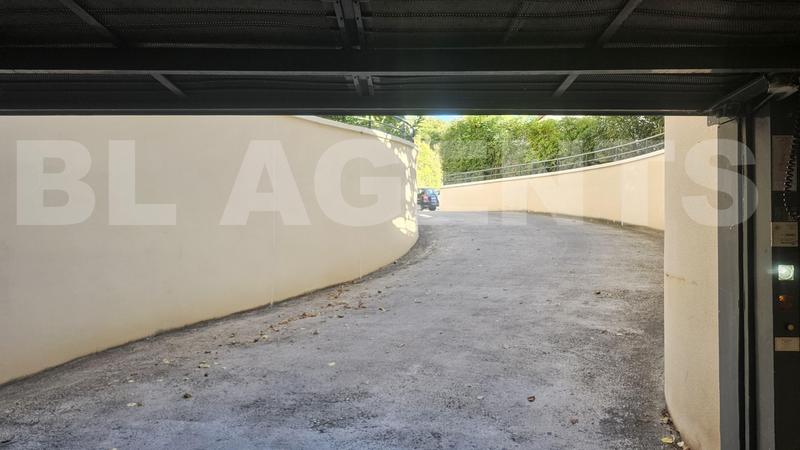 Parking / Garage - 13 m²