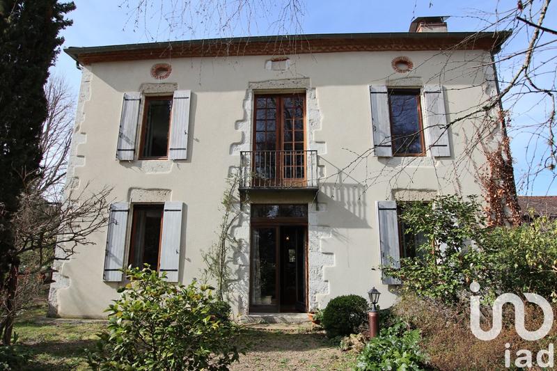 Maison - 411 m² - 9 pièces
