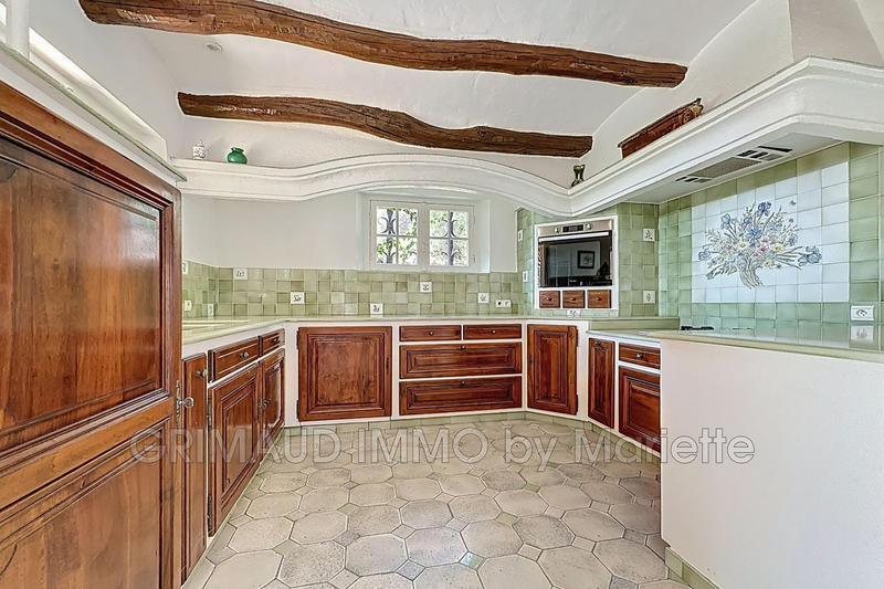 Maison - 308 m² - 11 pièces