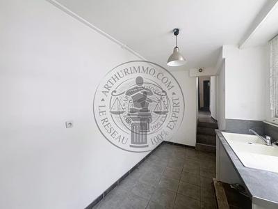 Maison - 96 m² - 4 pièces