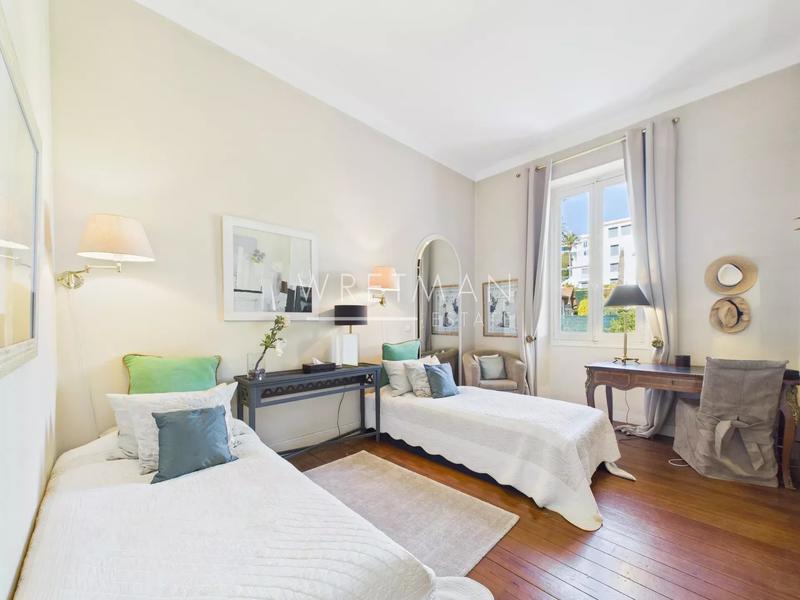 Appartement - 111 m² - 3 pièces