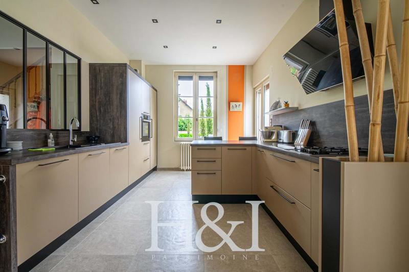 Propriété - 158 m² - 5 pièces