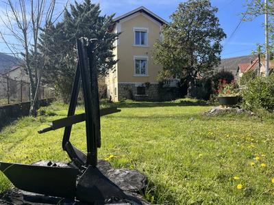 Maison - 200 m² - 7 pièces