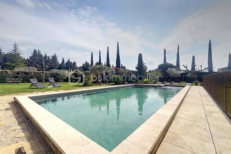 Propriété - 181 m² - 7 pièces