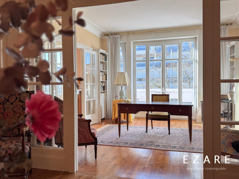 Appartement - 191 m² - 6 pièces