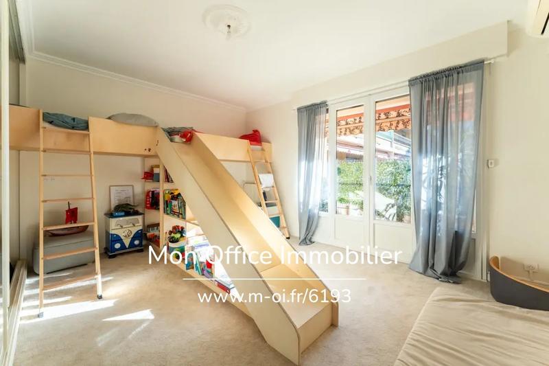 Appartement - 132 m² - 5 pièces