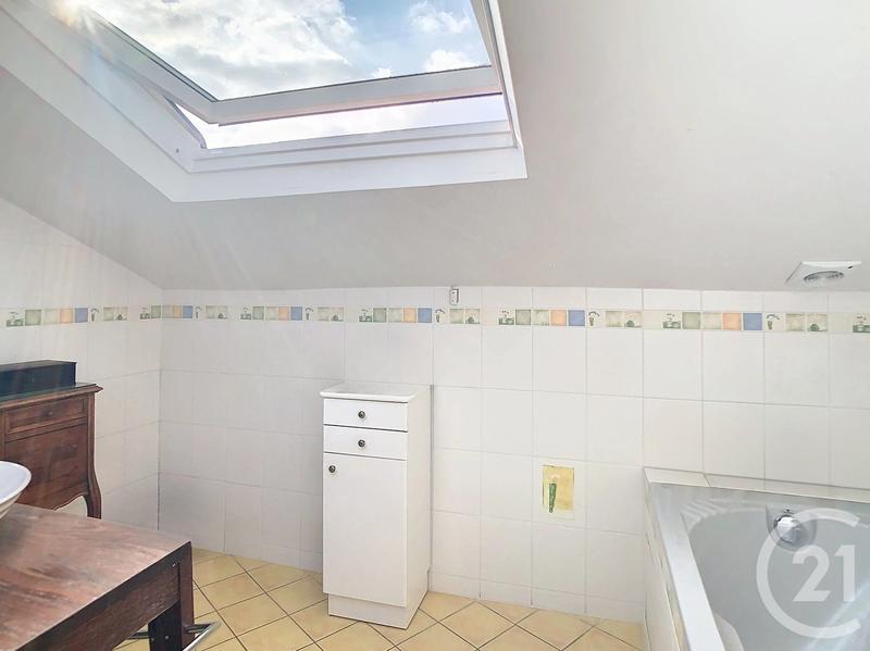 Maison - 180 m² - 8 pièces