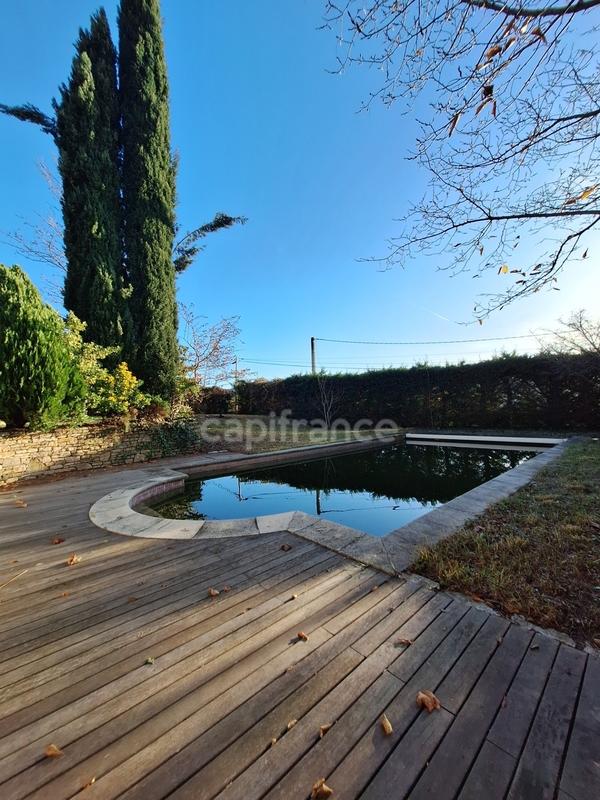 Maison - 192 m² - 7 pièces