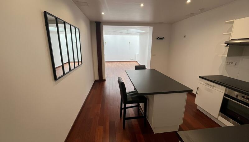 Appartement - 80 m² - 3 pièces