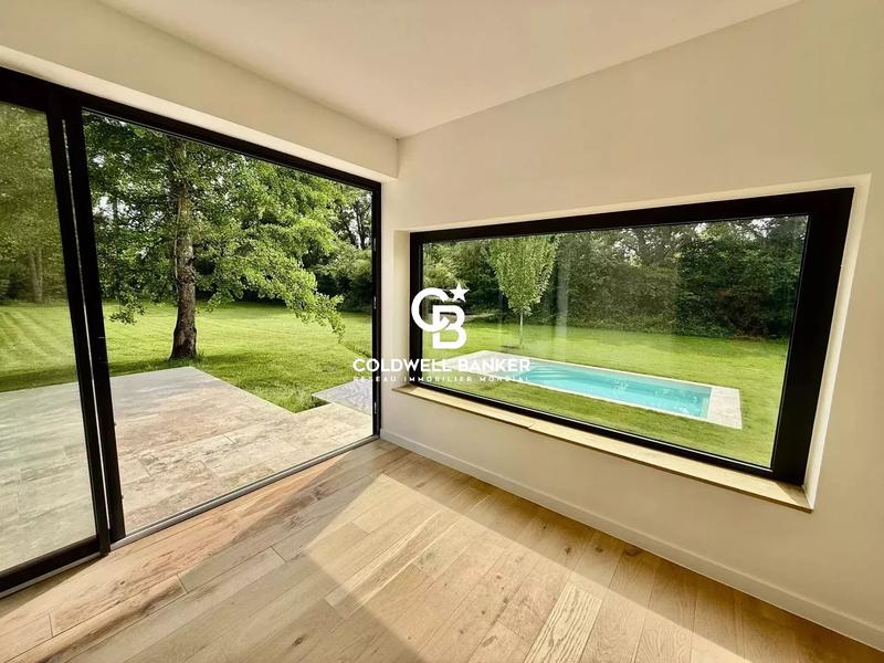 Maison - 220 m² - 7 pièces