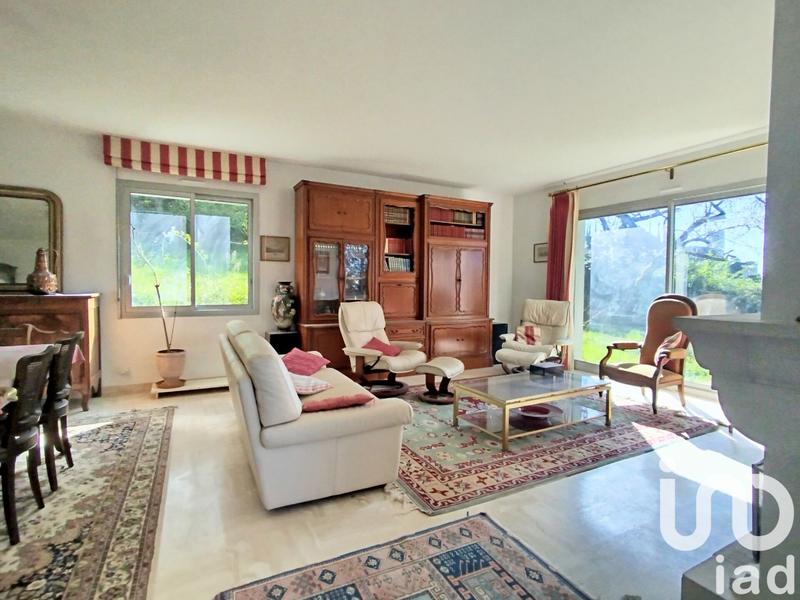 Maison - 180 m² - 8 pièces