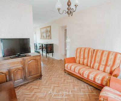 Appartement - 99 m² - 4 pièces