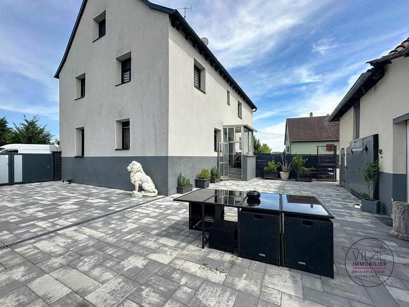 Maison - 220 m² - 7 pièces