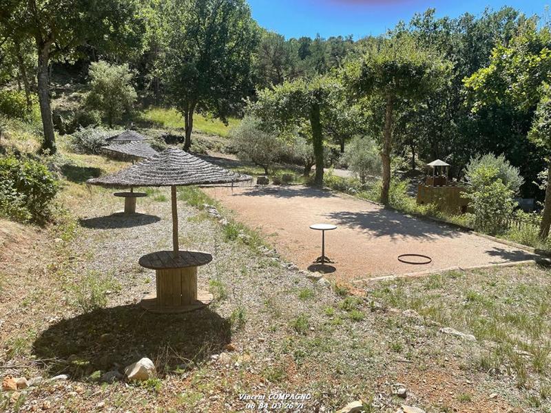 Maison - 210 m² - 10 pièces