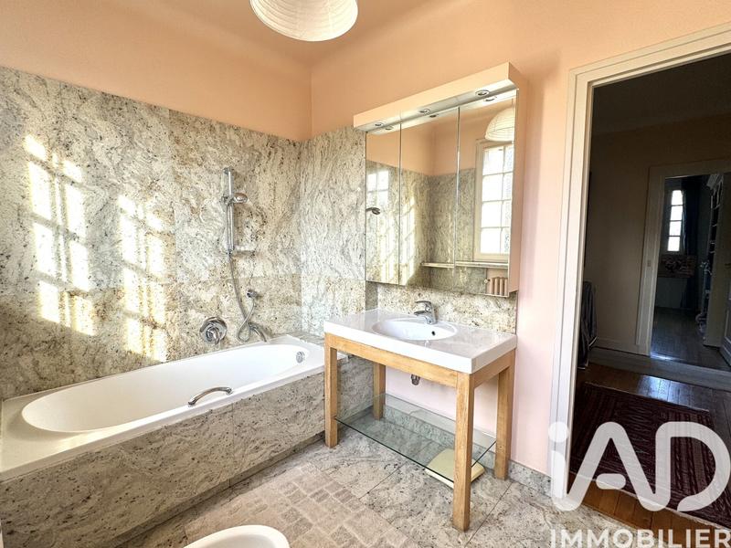 Maison - 190 m² - 6 pièces