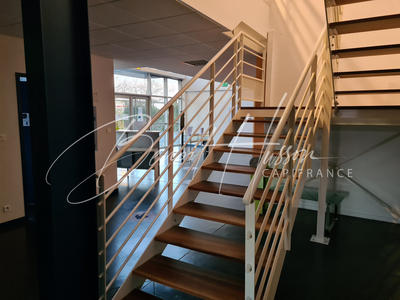 Local commercial - 1 203 m²