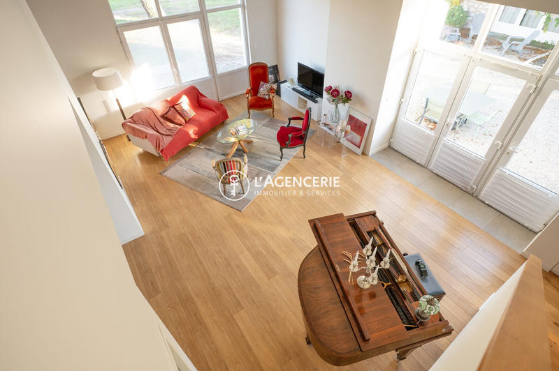 Maison - 300 m² - 7 pièces