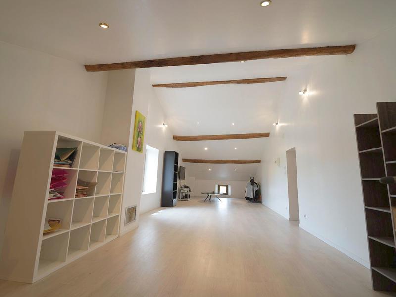 Maison - 250 m² - 8 pièces