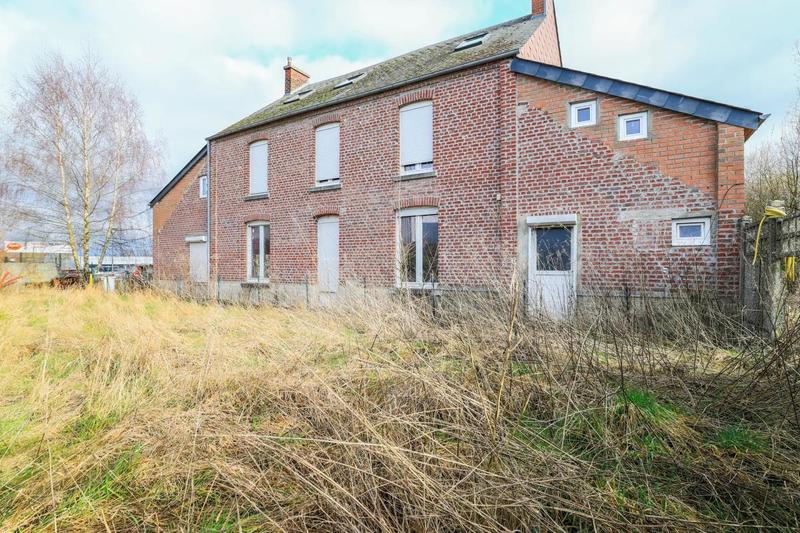 Maison - 280 m² - 8 pièces