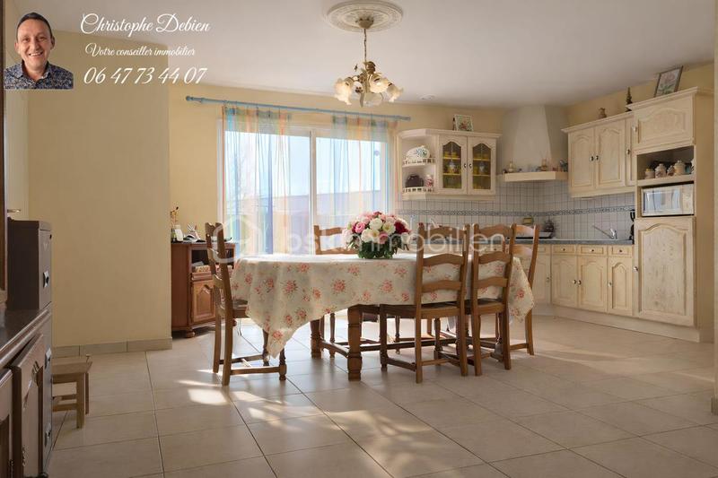 Maison traditionnelle - 90 m² - 4 pièces