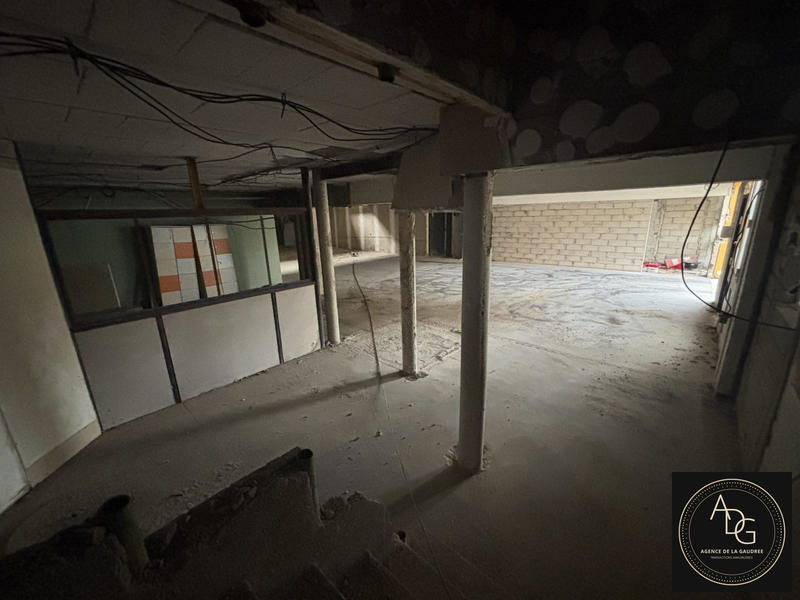 Local d'activités - 525 m²