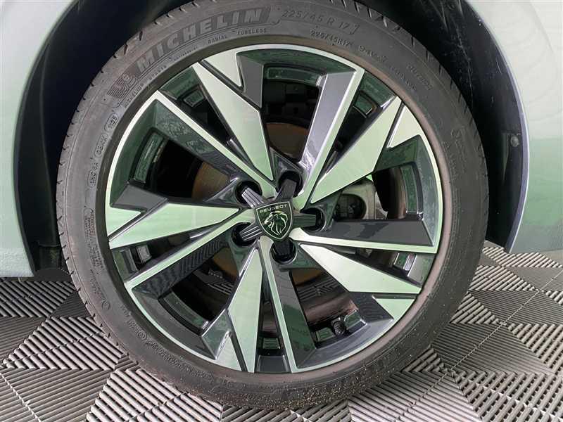 Peugeot 308 1.5 BlueHDI 130 Eat8 Allure