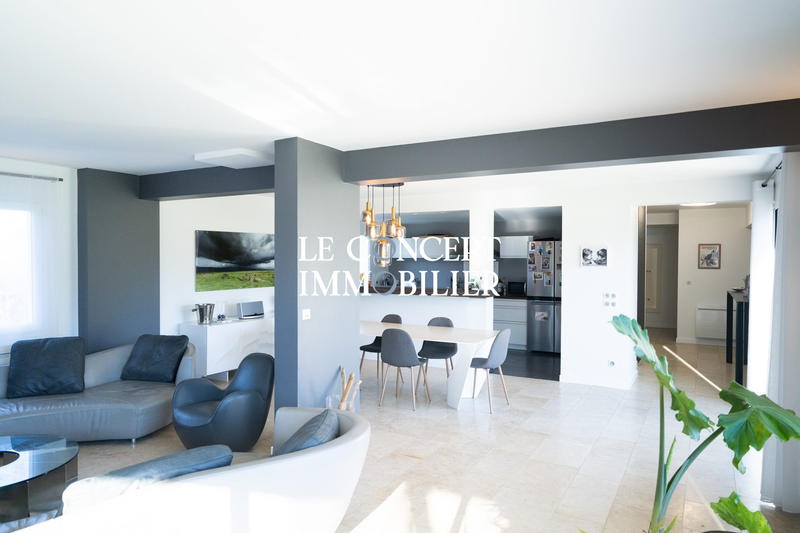 Maison contemporaine - 190 m² - 7 pièces