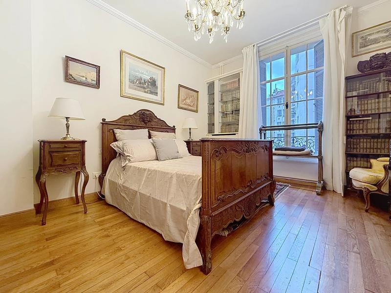 Appartement - 133 m² - 5 pièces