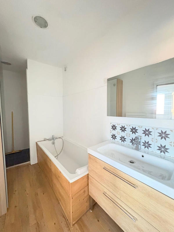 Appartement - 105 m² - 4 pièces