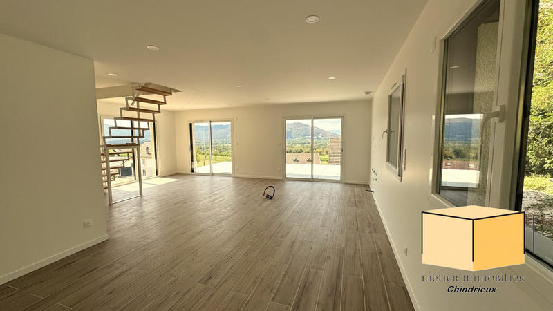 Maison - 95 m² - 5 pièces