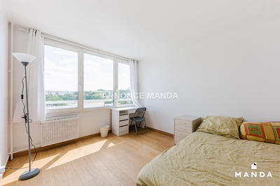 Chambre - 11 m² - 3 pièces