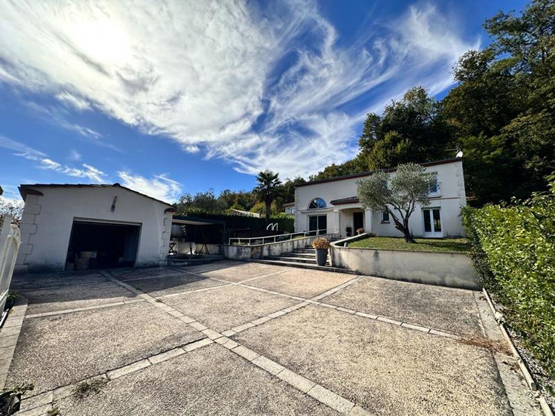 Maison - 146 m² - 5 pièces