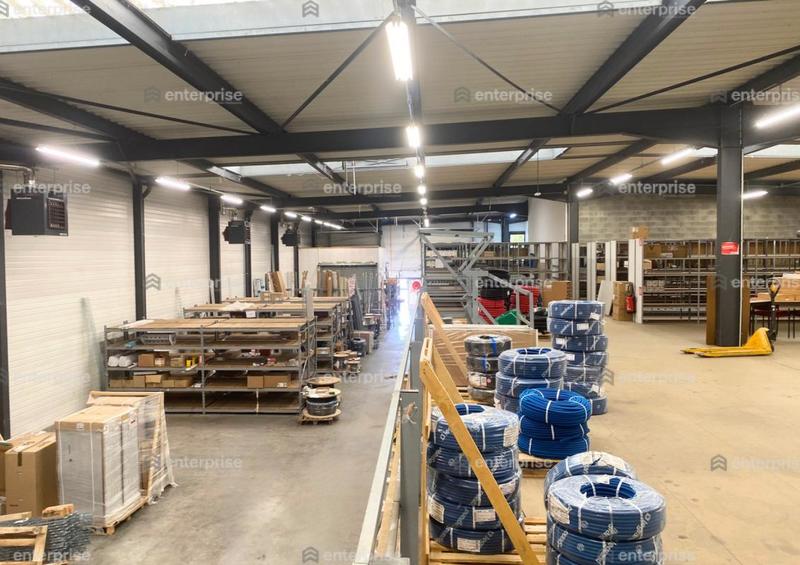 Local d'activité / Entrepôt - 1 500 m²