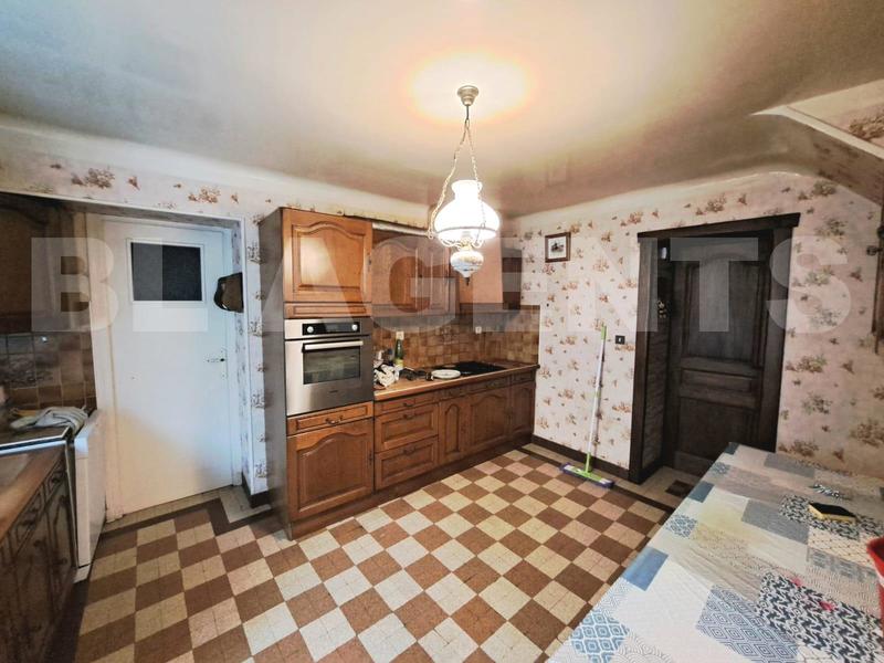 Maison ancienne - 162 m² - 8 pièces