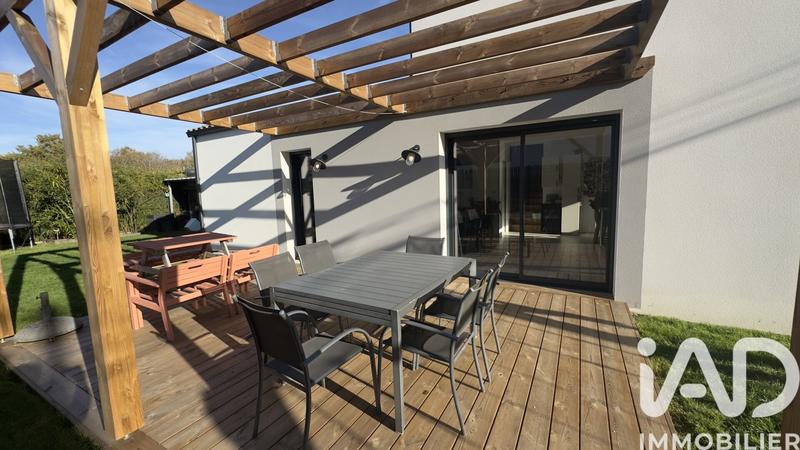Maison - 104 m² - 4 pièces