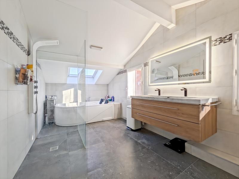 Maison - 155 m² - 5 pièces